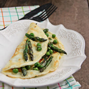 Crêpe hyperprotéinée salée aux pointes d'asperges et petits pois
