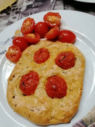 Fougasse minceur aux olives et aux tomates cerises